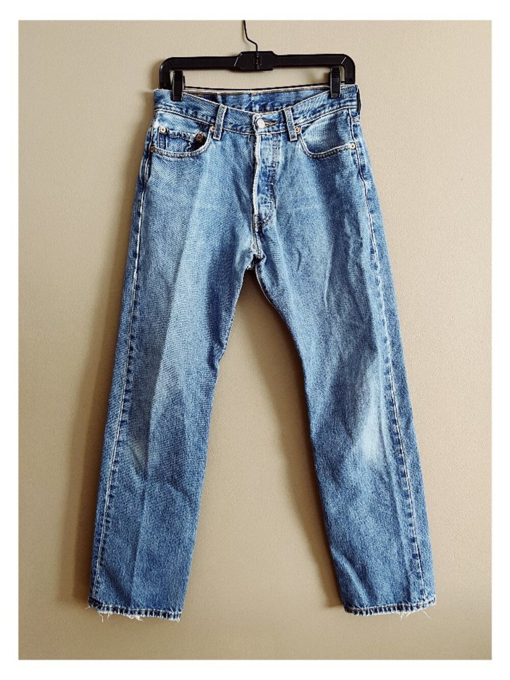 VTG Levi's 501 31x32 Medium Wash Broken in Blank Red Tag 2005